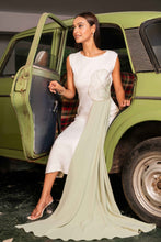 Load image into Gallery viewer, Butterfly straight dress with long drape