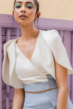 Load image into Gallery viewer, Tulip sleeve crop top