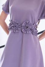 Load image into Gallery viewer, Relaxed dress with frills
